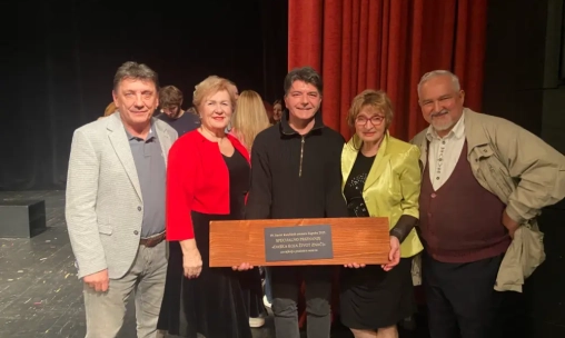 Predstava dr. Nepalac u vašim prostorima – dogovorite termin